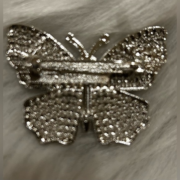 Sparkling Crystal silver Butterfly Brooch - Picture 3 of 3